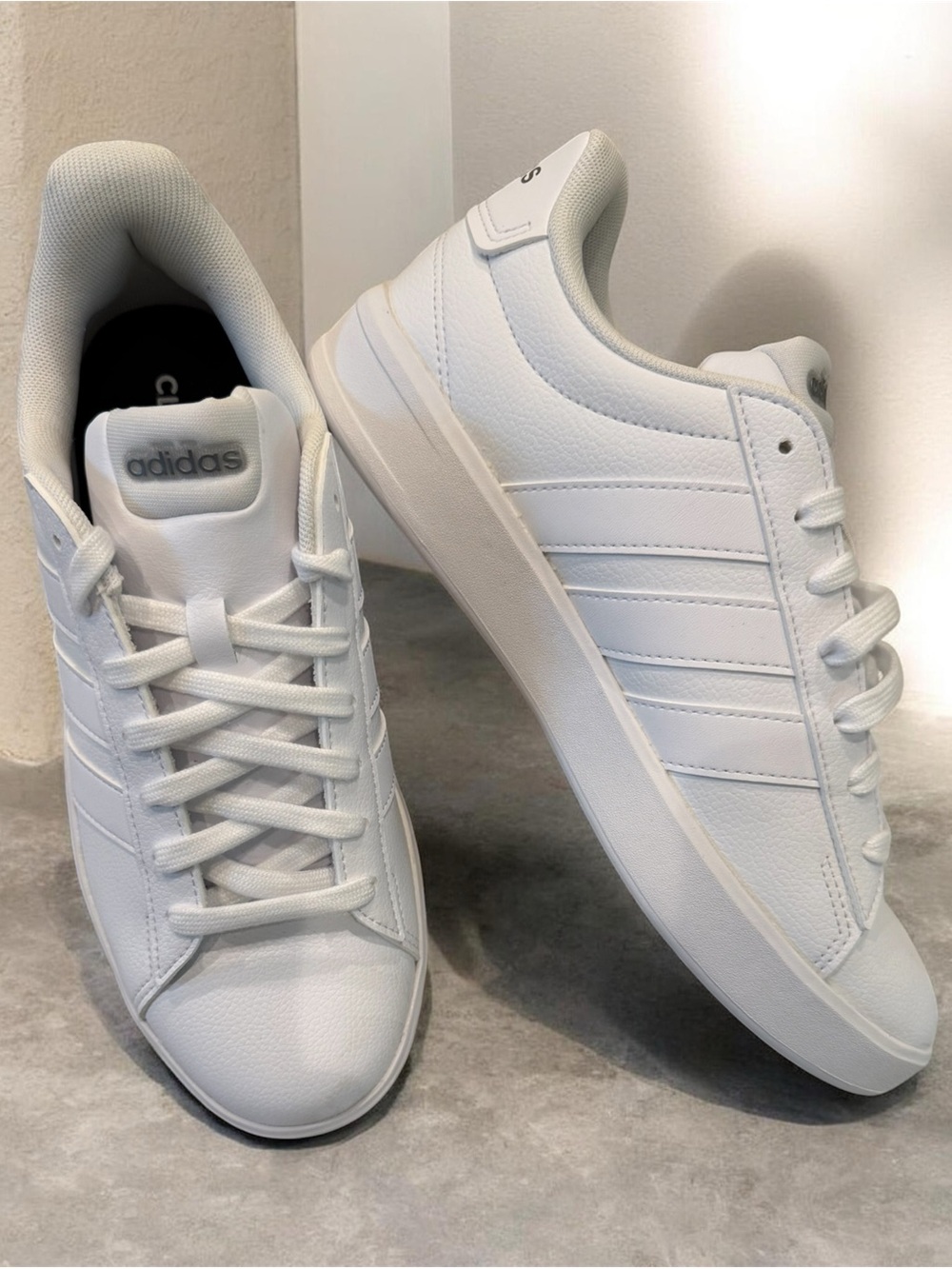 adidas women’s grand court 3.0 nwot